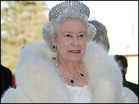 Hình Nữ Hoàng Anh Elizabeth II chụp trong một dịp khác vào ngày 24.05.05