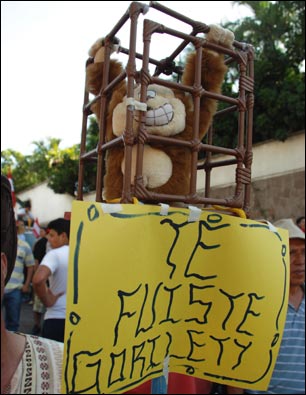 Seguidores de Zelaya marchan en Tegucigalpa