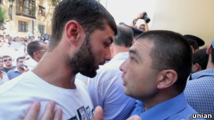 Сутичка кримських татар з міліцією