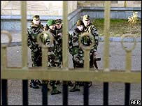 Soldados na residência presidencial