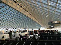 ڈیگال ائر پورٹ