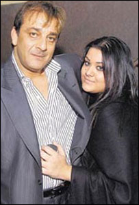 سنجے دت اپنی بیٹی کے ہمراہ