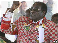 Robert Mugabe discursa em comício na sexta-feira