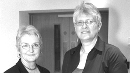 Manon Rhys a Christine ar wefan Taliesin