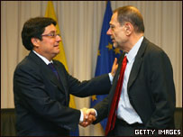 O vice-presidente da Colômbia, Francisco Santos (E), e o chefe da diplomacia da União Européia, Javier Solana (D)
