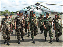 Gen Fonseka (c), then the commander of the army, with his officers (file photo)
