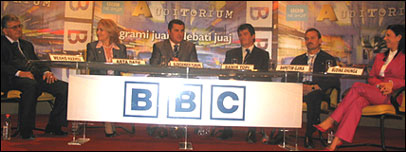 Në panel ishin, nga e majta në të djathtë, Mexhit Haxhiu, Arta Dade, Aleksandër Furxhi, Bamir Topi, Shpëtim Gjika dhe Rudina Xhunga.