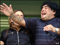 Maradona em jogo do Boca Juniors, no domingo, em Buenos Aires