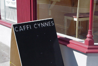 Caffi Cynnes, Pontyberem