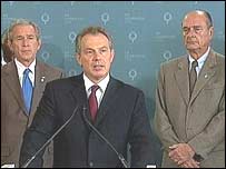 Blair G8 liderleriyle birlikte açıklama yaparken