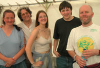 Never Mind The Bocs yn Sesiwn Fawr Dolgellau