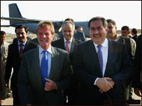 Ministros do Exterior francês, Bernard Kouchner, e iraquiano, Hoshyar Zebari (Getty Images)