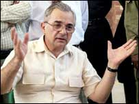 اشرف جہانگیر قاضی تجربہ کار سفیر ہیں