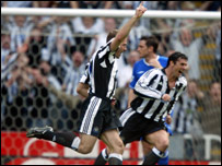 Shearer celebrates against Chelsea