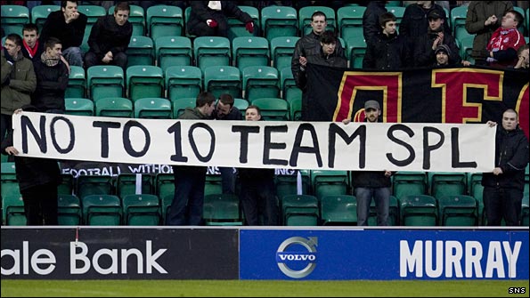 Many Scottish football fans want to see the top league increase from 12 teams 