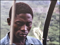 guerrilheiro no helicóptero