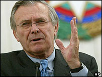  امریکی وزیرِ دفاع ڈونلڈ رمزفیلڈ