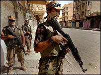 Iraklı güvenlik görevlileri (arşiv)