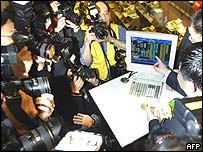 Chen Jing He, diretor da Fujian Zijin (à direita) 