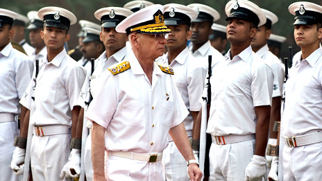 Đô đốc Joshi duyệt binh