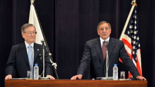 Panetta và người đồng cấp Nhật Morimoto tại buổi họp báo chung