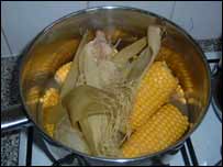 Кукурудза на кухні в одного з продюсерів Бі-Бі-Сі