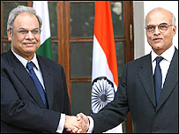 शिवशंकर मेनन और रियाज़ ख़ान