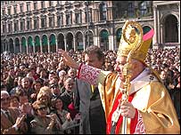 O arcebispo de Milão, Dionigi Tettamanzi