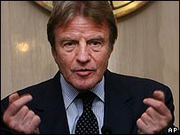 Ngoại trưởng Pháp Bernard Kouchner 