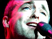 Frontman Fran in action...