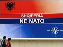 Shqipëria bëhet anëtare e NATO-s