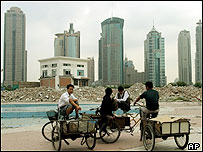 Catadores de lixo na periferia de Xangai