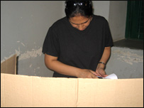 एक महिला मतदाता