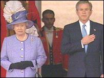 Bush é recebido pela rainha
