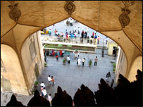 ’بولے تو‘ یہ چار مینار ہے