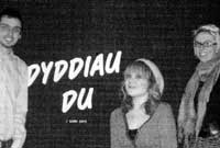 Christopher McConville, Angharad a Deirdre Coughlan to allan i'r arddangosfa.