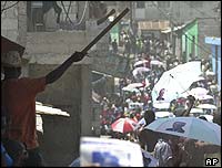 Simpatizantes de Jean-Bertrand Aristide realizam manifestação em Porto Príncipe