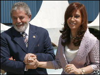 O presidente Luiz Inácio Lula da Silva e Cristina Kirchner, em Brasília