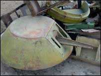 جنگ کا کاٹھ کباڑ