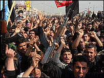 Manifestação contra o ataque no Iraque