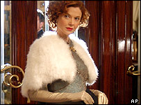 Annette Bening trong phim Being Julia