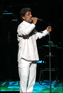 داريوش اقبالی