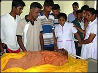 Handungamuwe thero's body in the hospital (AP photo)