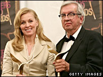 《断背山》根据安妮·普露（左）同名小说改编