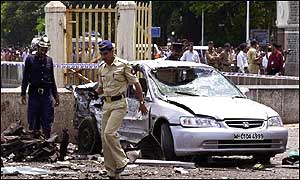 विस्फोटक संभवतः कार में थे