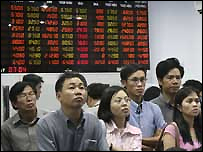 Cơn sốt chứng khoán lan vào nhiều bộ phận dân trong đó có cả sinh viên