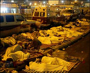 फ़ुटपाथ पर मिली सोने की जगह