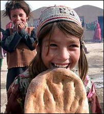 يوه نجلۍ د ډو‌ډۍ خوړلو پر مهال