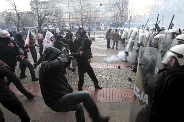 Cảnh bạo lực ở Warsaw hôm 11/11/2011 gây bất ngờ cho nhiều người