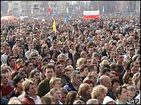 Tisíce věřících v Krakově